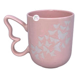 Market Finds Kaffeetasse aus Keramik mit eingeprägten Schmetterlingen und gesprenkeltem pastellrosa Schmetterlingsflügel-Griff