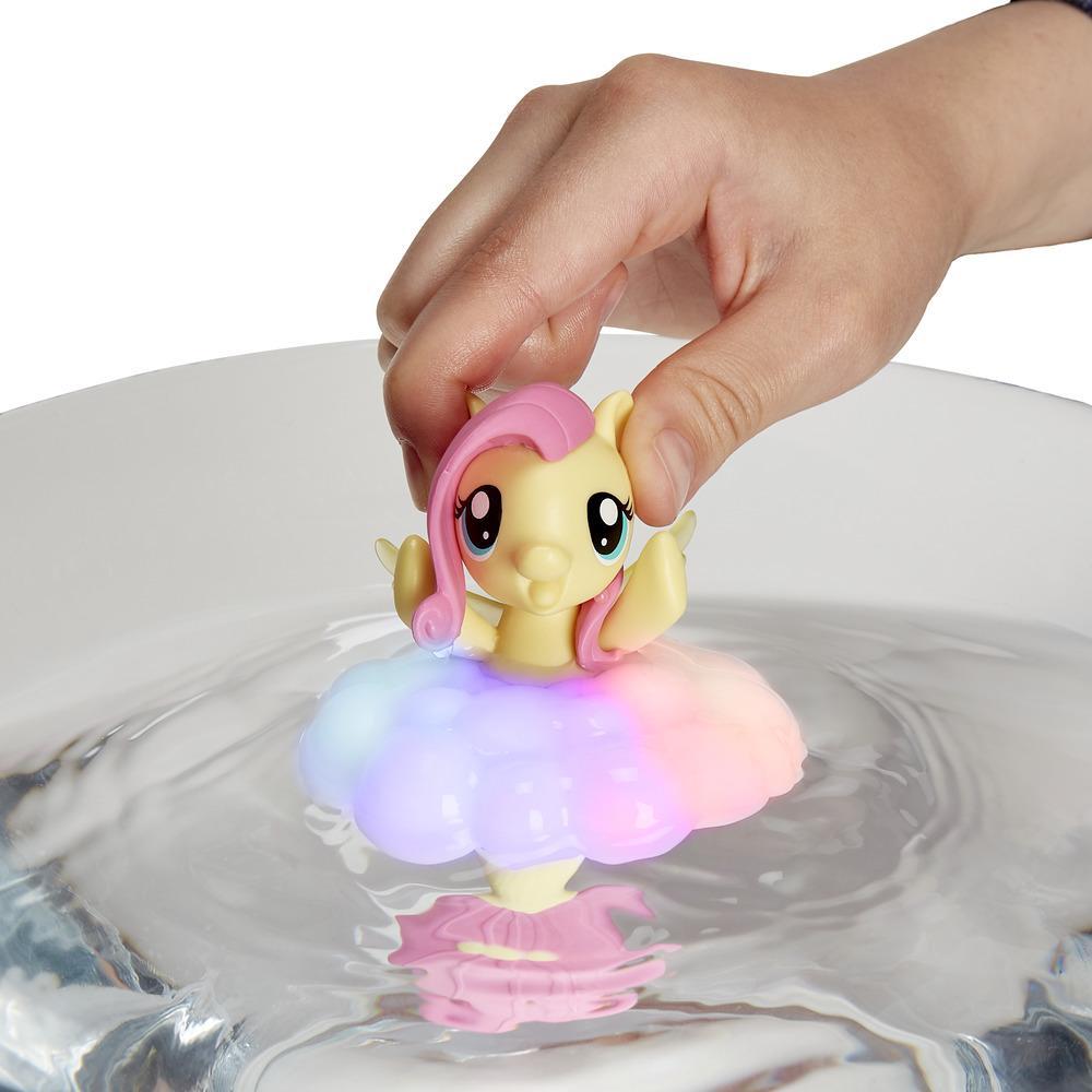 My Little Pony Rainbow Lights Water Float Seaponies - Rainbow Dash & F –  Aura In Pink Inc.