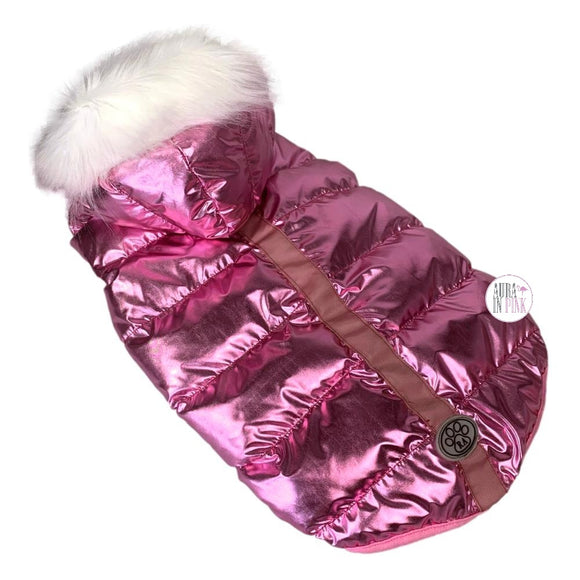 Puffermäntel für Hunde in Metallic-Pink und Chrom-Silber mit Kapuzenbesatz aus Kunstpelz von Royal Animals