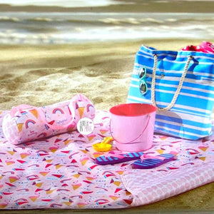 Tommy Bahama Kids – Wendbare, wasserabweisende Picknickmatte mit Tragetasche, Rosa, Katzenhörnchen, Einhörner, Flamingos, Regenbögen